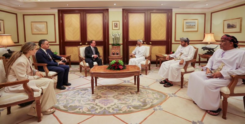 Minister receives Francois Hollande