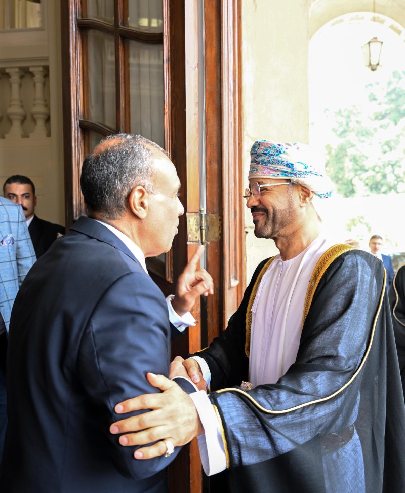 معالي السيد وزير الخارجية يعقد لقاءً مغلقاً مع نظيره المصري