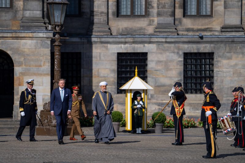 مراسمُ استقبال رسميّةٌ لجلالةِ السُّلطان المعظّم