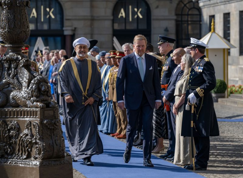 مراسمُ استقبال رسميّةٌ لجلالةِ السُّلطان المعظّم