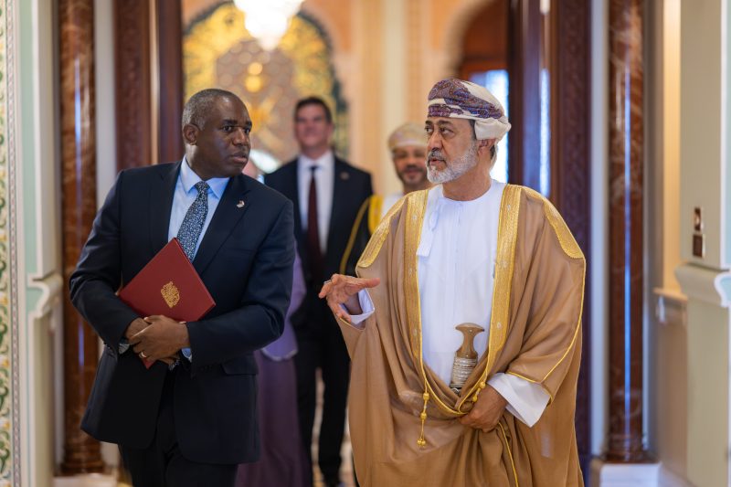 جلالةُ السُّلطان المعظم يستقبل وزير خارجية المملكة المتحدة