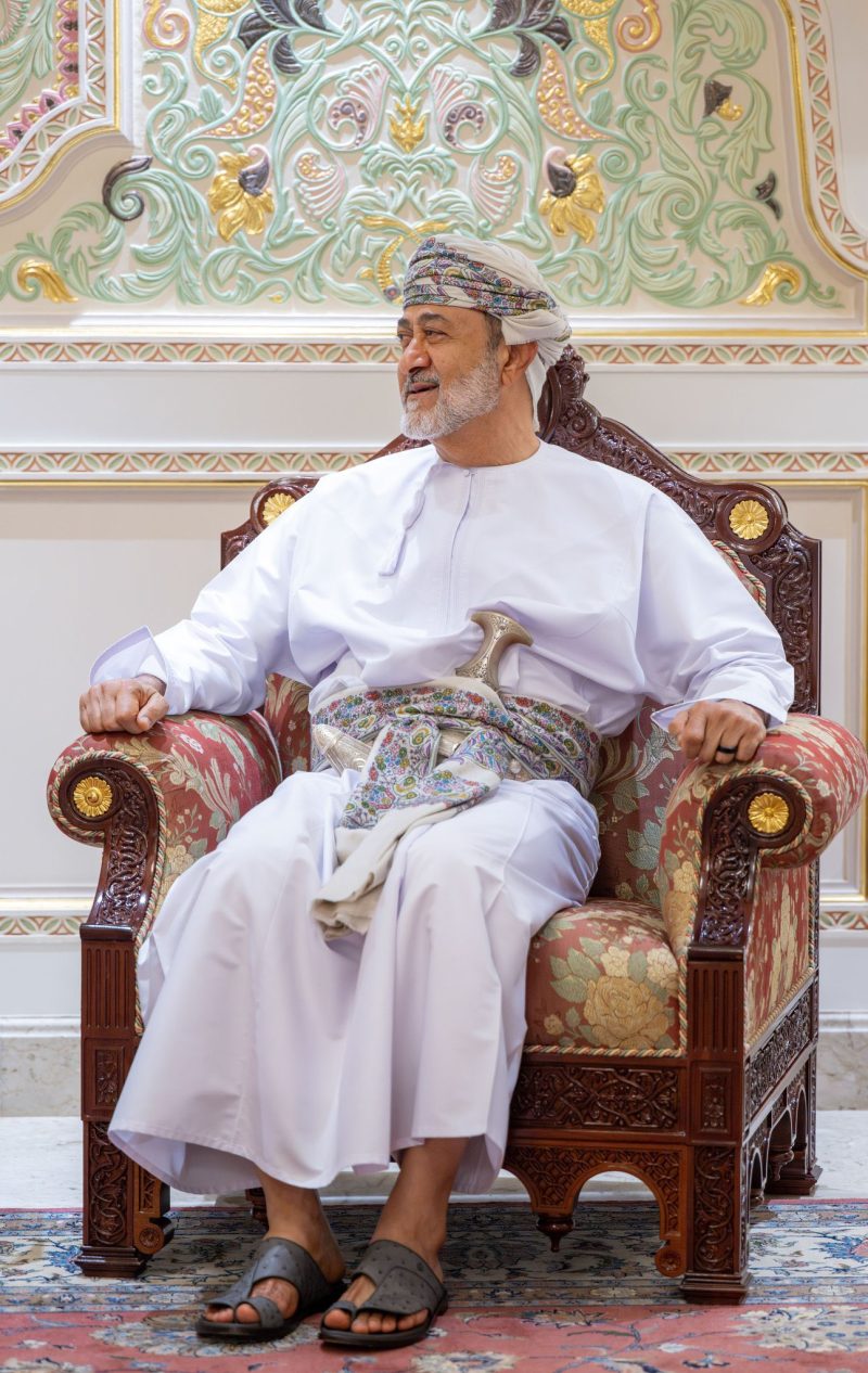 His Majesty holds cordial meeting with King Hamad of Bahrain in Salalah