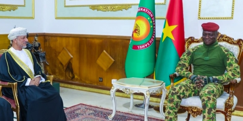 رئيس بوركينا فاسو يستقبل رئيس جهاز الاستثمار العُماني