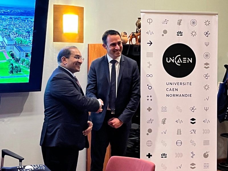 فرنسا: سفير سلطنة عُمان يبحث التعاون الأكاديمي مع جامعة نورماندي