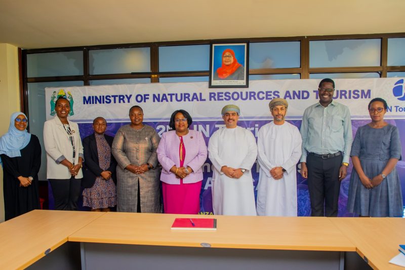 تنزانيا: وزيرة السياحة تستقبل سفير سلطنة عُمان لبحث التعاون السياحي