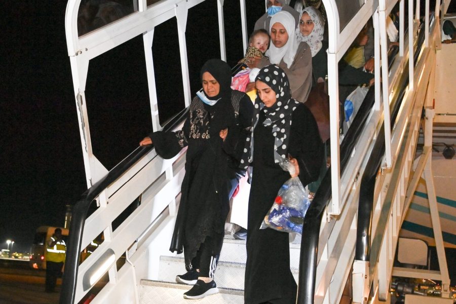 Oman receives injured Palestinians