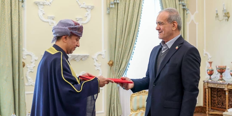 Oman’s Ambassador presents credentials to Iranian President