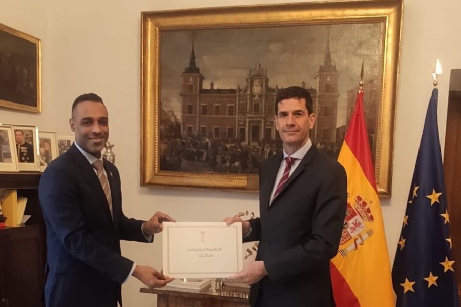Spain: Ambassador presents his credentials