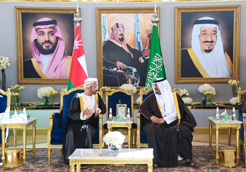 Minister arrives in Riyadh for Extraordinary Joint Arab-Islamic Summit