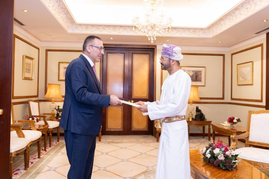 Minister receives copy of credentials of Palestinian Ambassador