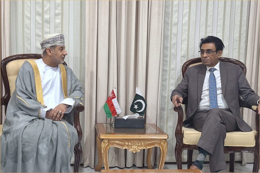 Pakistan: Education Minister receives Omani Ambassador