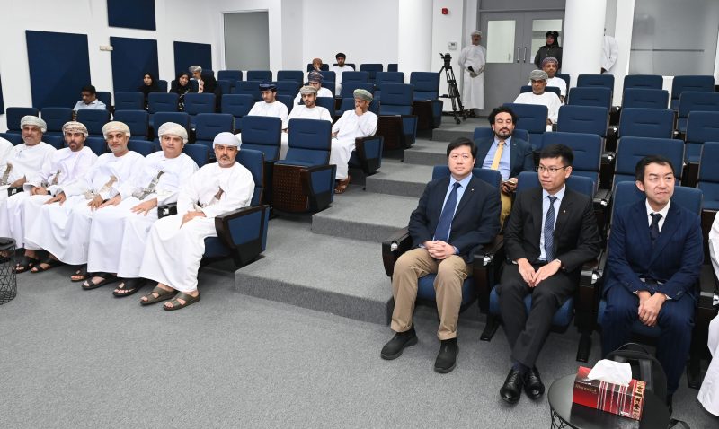 التوقيع على اتفاقية تعزيز الإيرادات التجارية والجوية لمطارات سلطنة عُمان