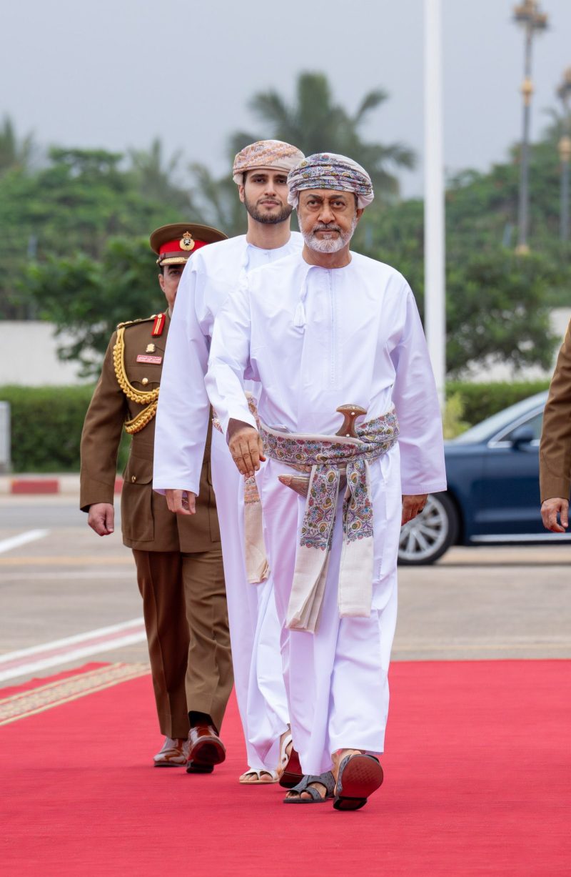 His Majesty welcomes King Hamad of Bahrain upon his arrival in Dhofar