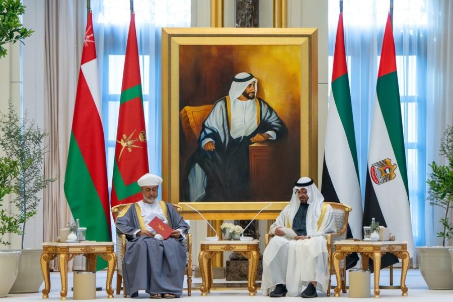 His Majesty the Sultan and His Highness the Sheikh, President of the UAE, hold an official discussion session