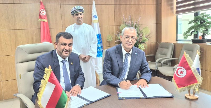 تونس: سفير سلطنة عمان يحضر توقع اتفاقية شراكة بين شركتين تونسية وعمانية في مجال الطاقة
