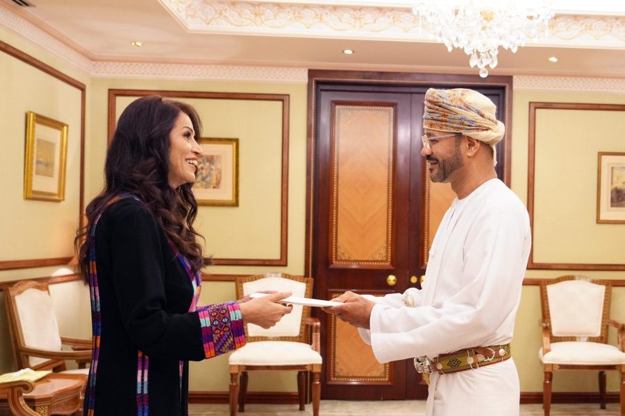 وقد رحّب معالي السيد الوزير بسعادة السفيرة، متمنيًا لها التوفيق في أداء مهام عملها